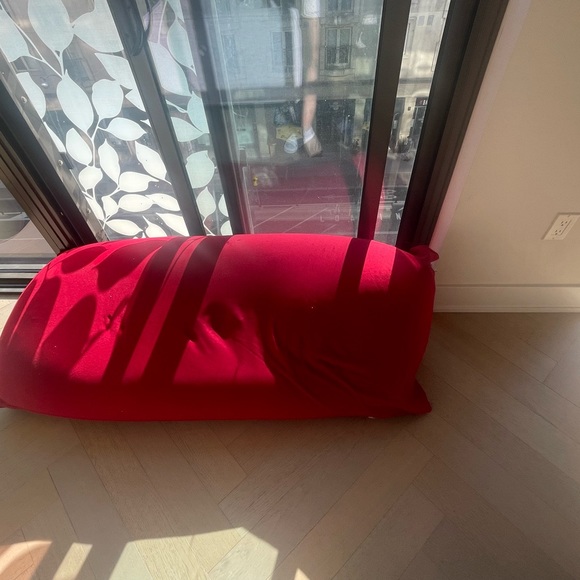 Yogibo Bean Bag - Picture 4 of 5